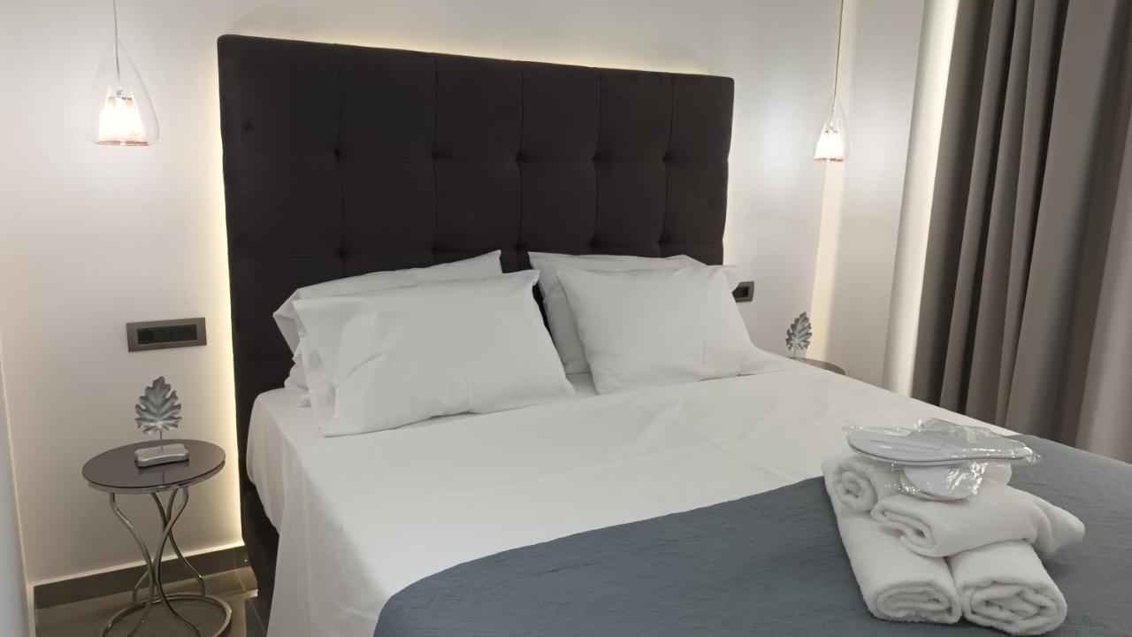 Km Luxury Apart Downtown Iraklio Exterior foto