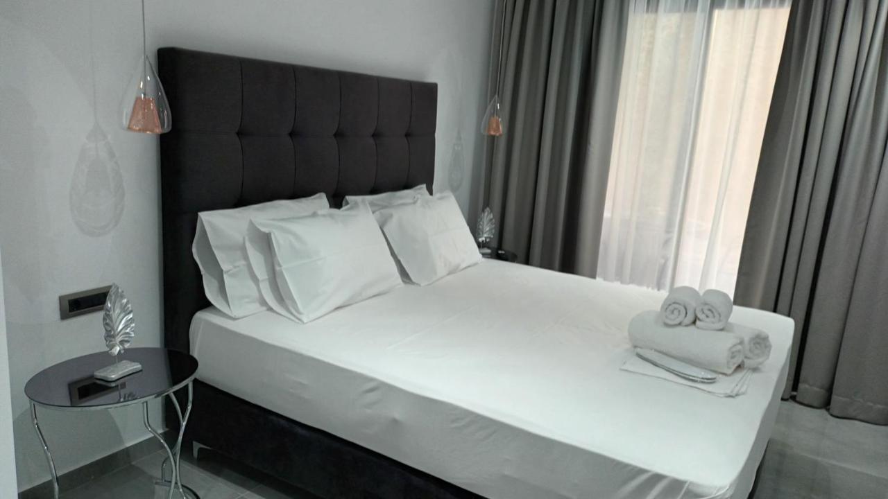 Km Luxury Apart Downtown Iraklio Exterior foto