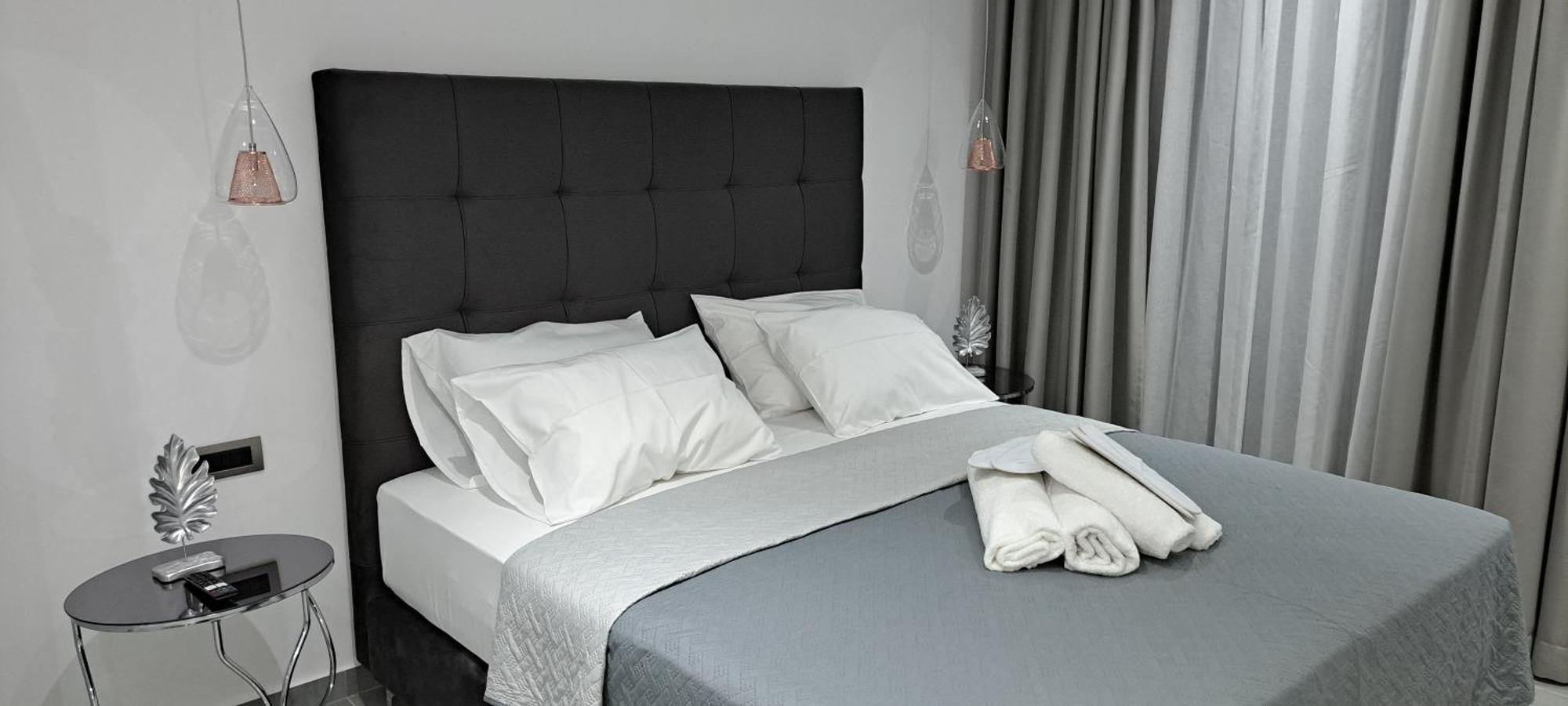 Km Luxury Apart Downtown Iraklio Exterior foto