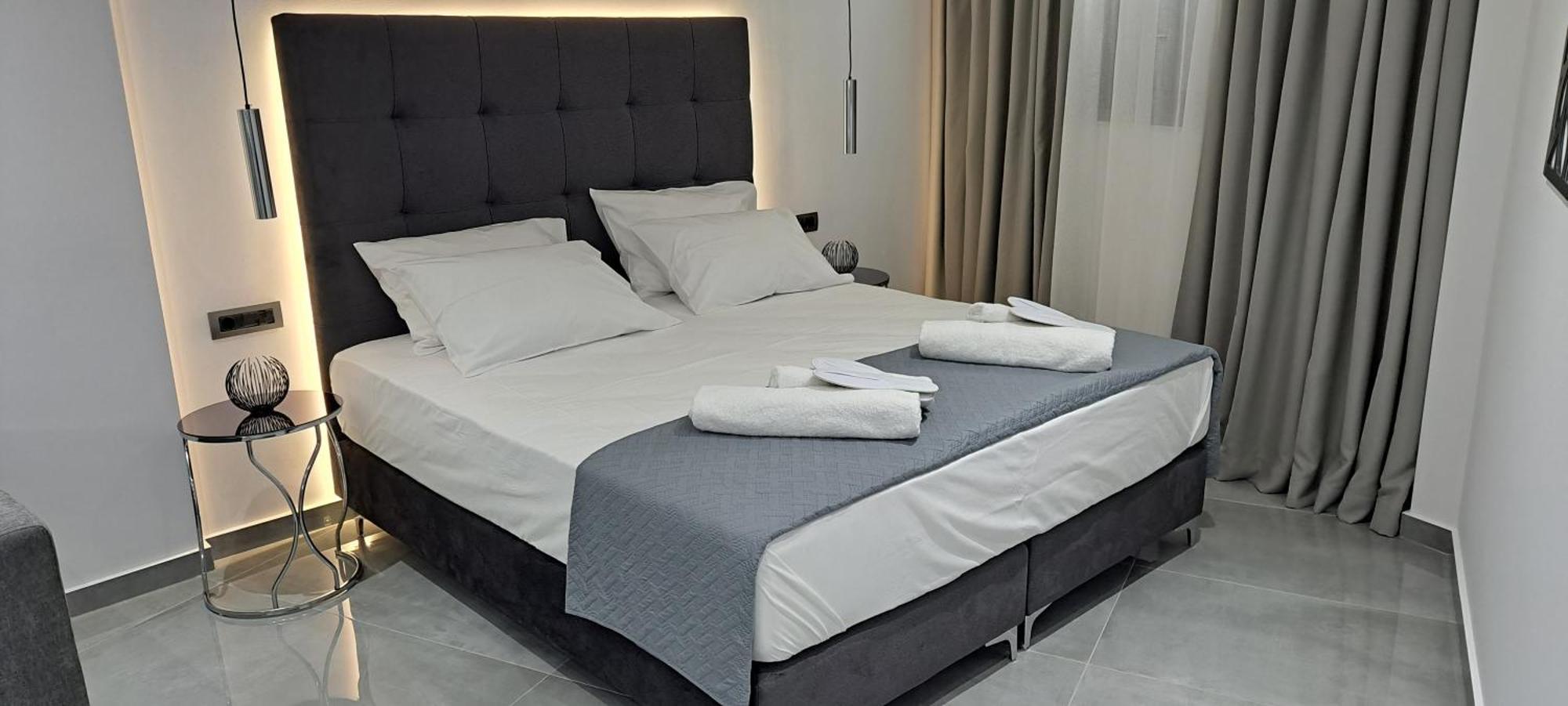 Km Luxury Apart Downtown Iraklio Exterior foto